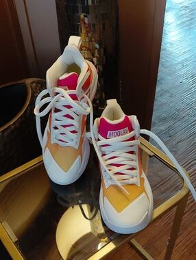 NWOT Moolah Women's White Pink Mustard Gold Fashion Sneakers